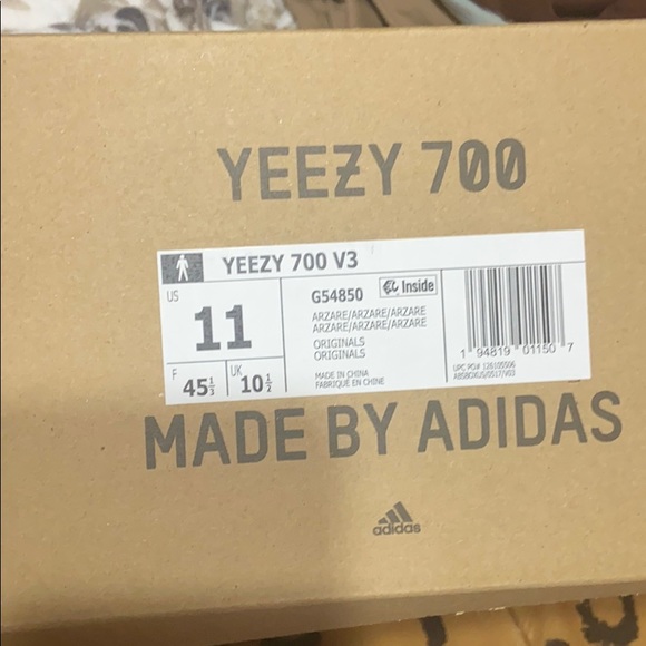 yeezy 700 V3 Azareth blue size 11 - Picture 8 of 8